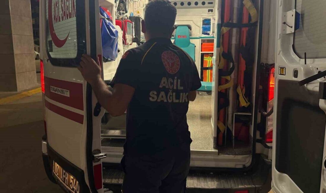 Adıyaman’ın Tut ilçesinde çapa motorunun devrilmesi sonucu 4 kişi yaralandı.