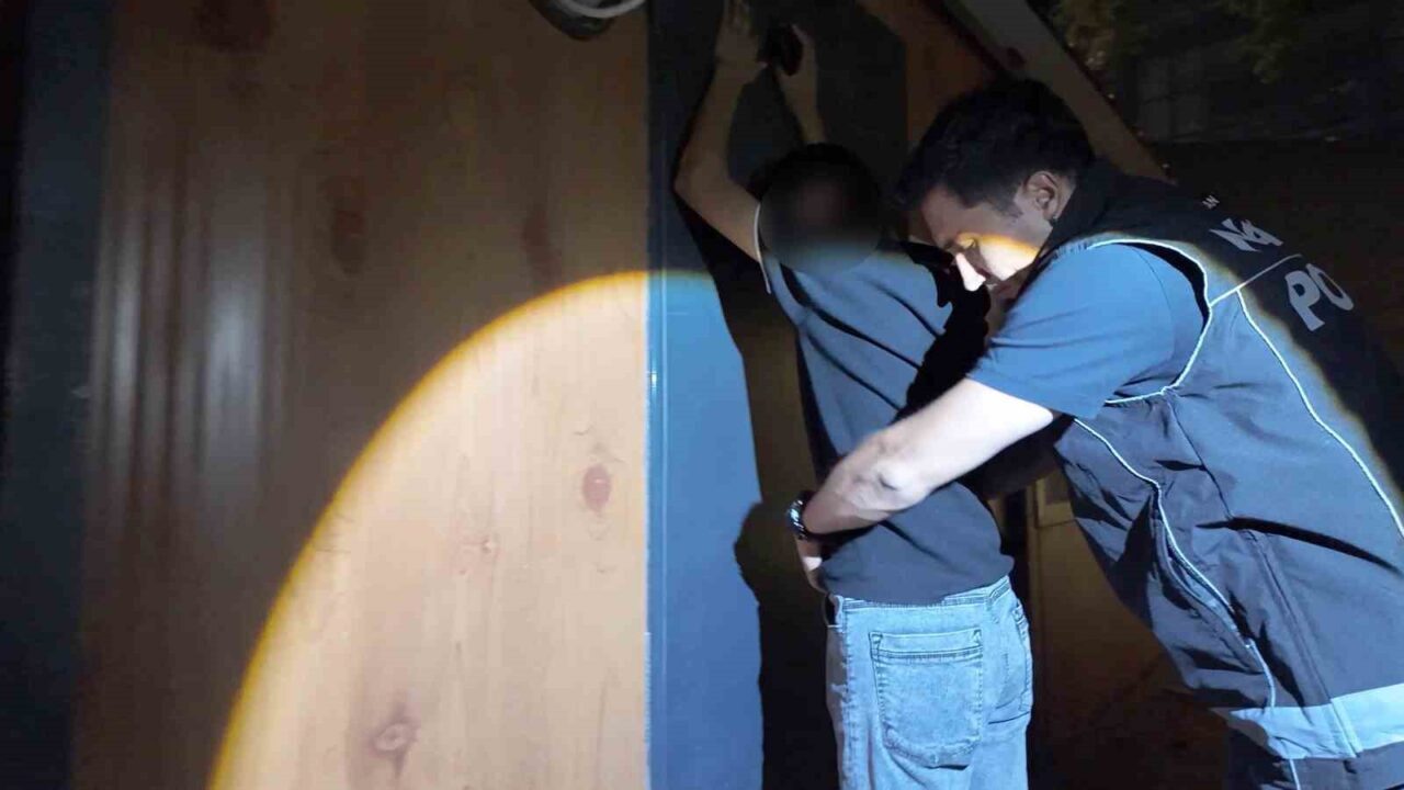 Adıyaman Emniyet Müdürlüğü ekiplerince uyuşturucu ile mücadele kapsamında denetim gerçekleştirdi.