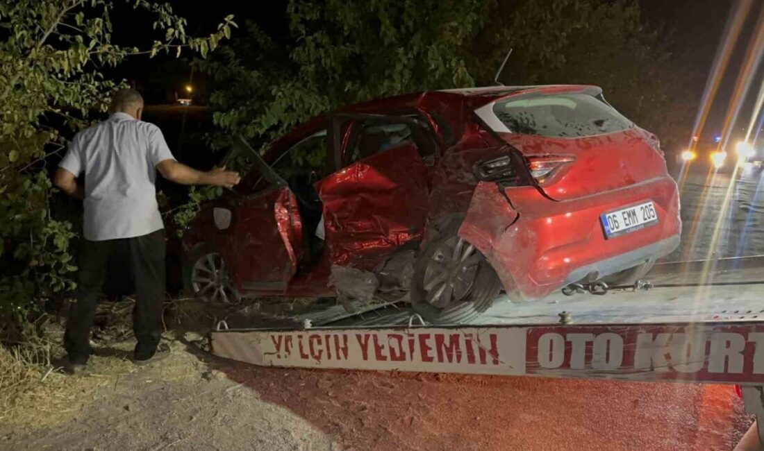 Adıyaman’da iki otomobilin çarpışması sonucu meydana gelen trafik kazasında 3