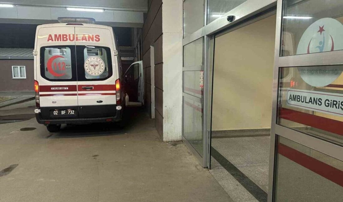 Adıyaman’da iki grup arasında çıkan silahlı kavgada 2 kişi yaralandı.