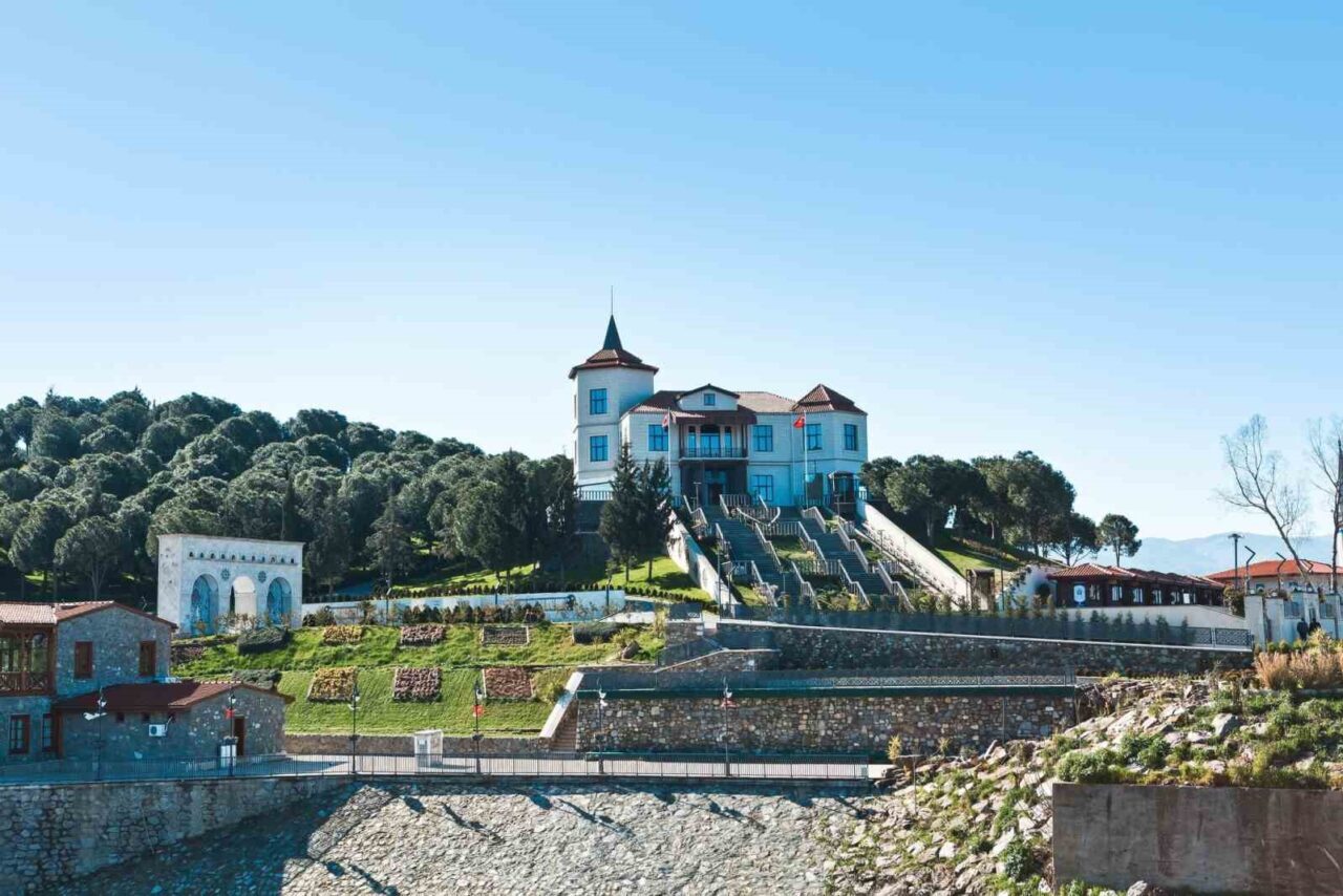 Cumhurbaşkanı Recep Tayyip Erdoğan tarafından açılışı yapılan Adnan Menderes Demokrasi