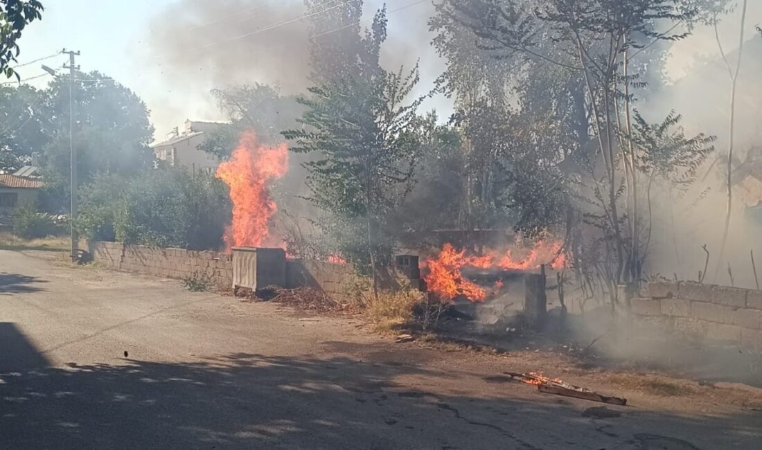 Afyonkarahisar’ın Sandıklı ilçesi Hisar Mahallesi Eski Afyon Caddesi’nde bulunan metruk