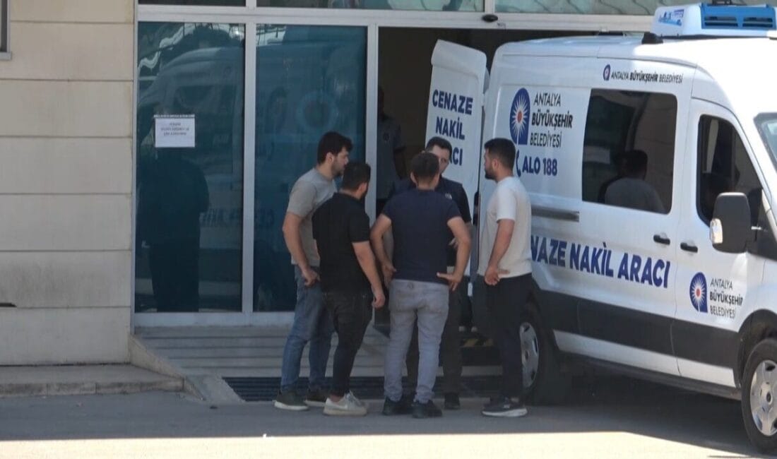 Antalya’da ağabeyi tarafından 14 bıçak darbesi ile öldürülen üniversite öğrencisi