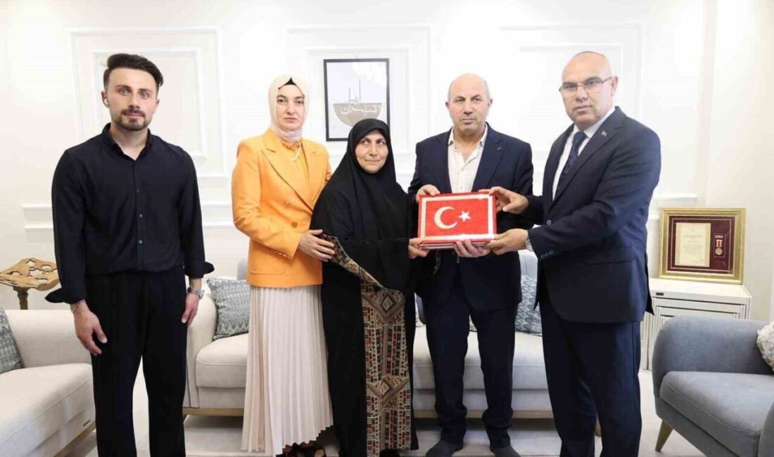 Ağrı Valisi Mustafa Koç, eşi Neslihan Gül Koç, Eleşkirt Kaymakamı