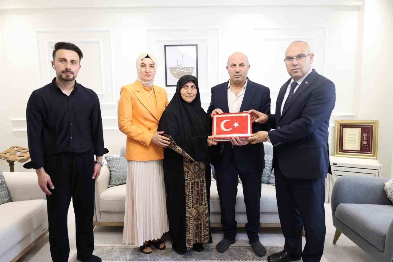 Ağrı Valisi Mustafa Koç, eşi Neslihan Gül Koç, Eleşkirt Kaymakamı