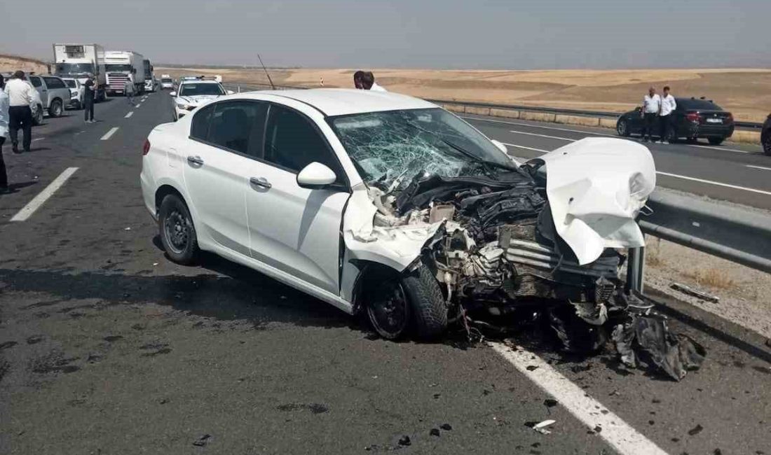 Ağrı’da seyir halindeki otomobilin traktöre çarpması sonucu meydana gelen kazada
