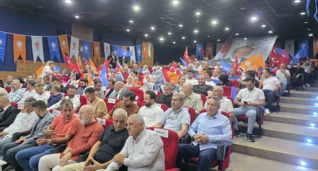 AK Parti Aliağa İlçe Başkanlığı tarafından düzenlenen Genişletilmiş İlçe Danışma