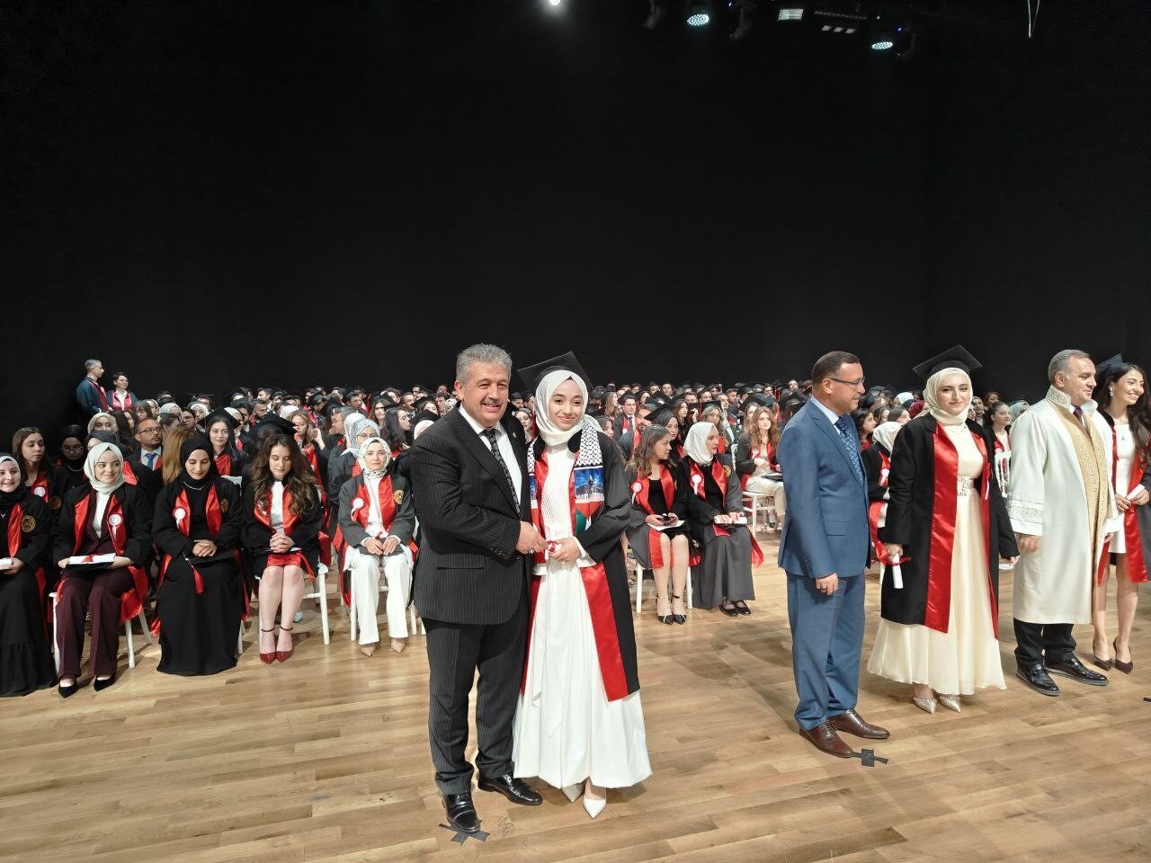 Erciyes Üniversitesi (ERÜ) Tıp Fakültesi’nin 51. dönem mezuniyet töreninde AK