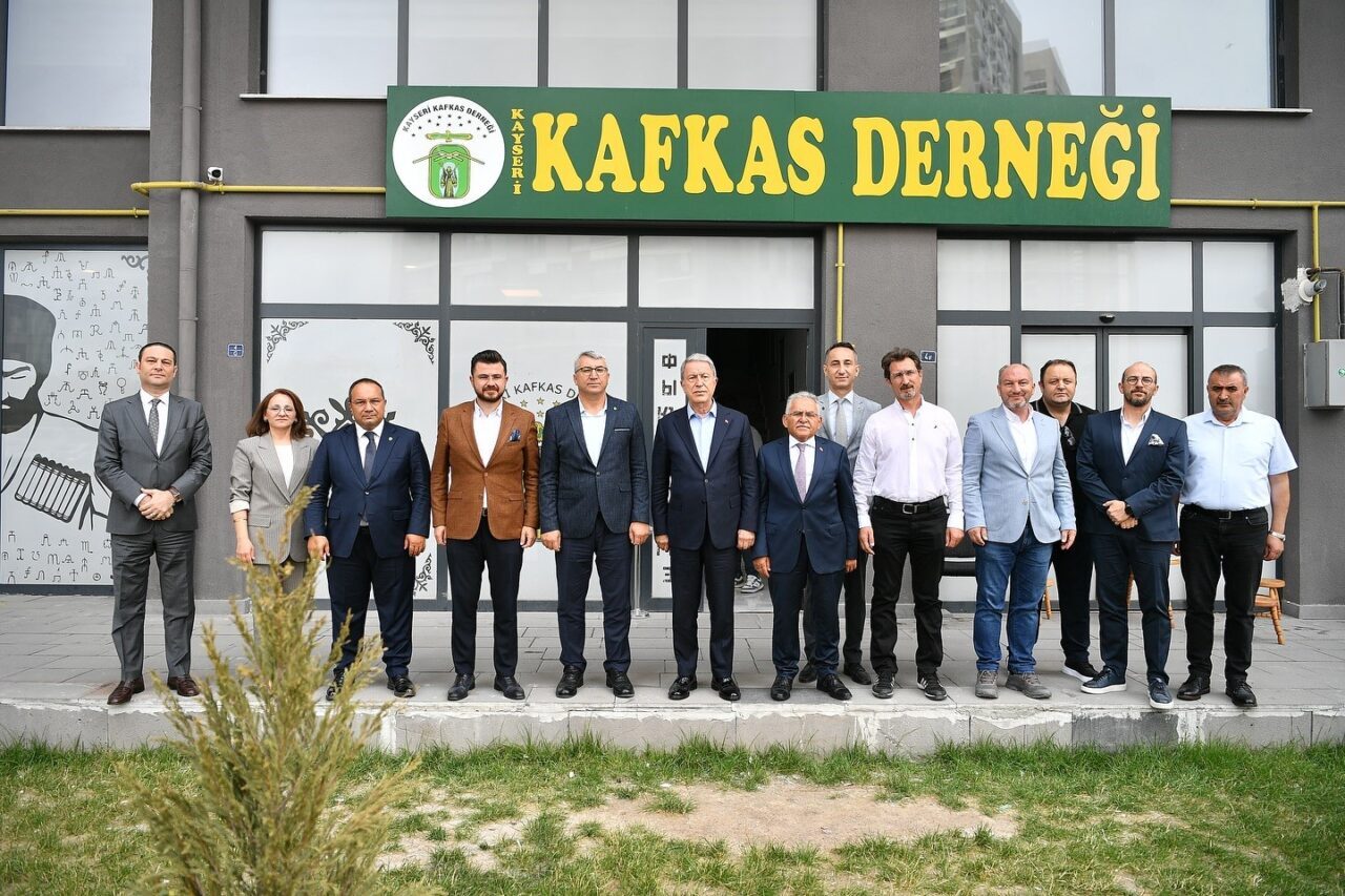 Kayseri Büyükşehir Belediye Başkanı Dr. Memduh Büyükkılıç, TBMM Milli Savunma