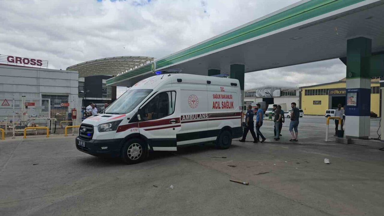 Kayseri’nin Melikgazi ilçesinde akaryakıt istasyonunda, yabancı uyruklu iki grup arasında