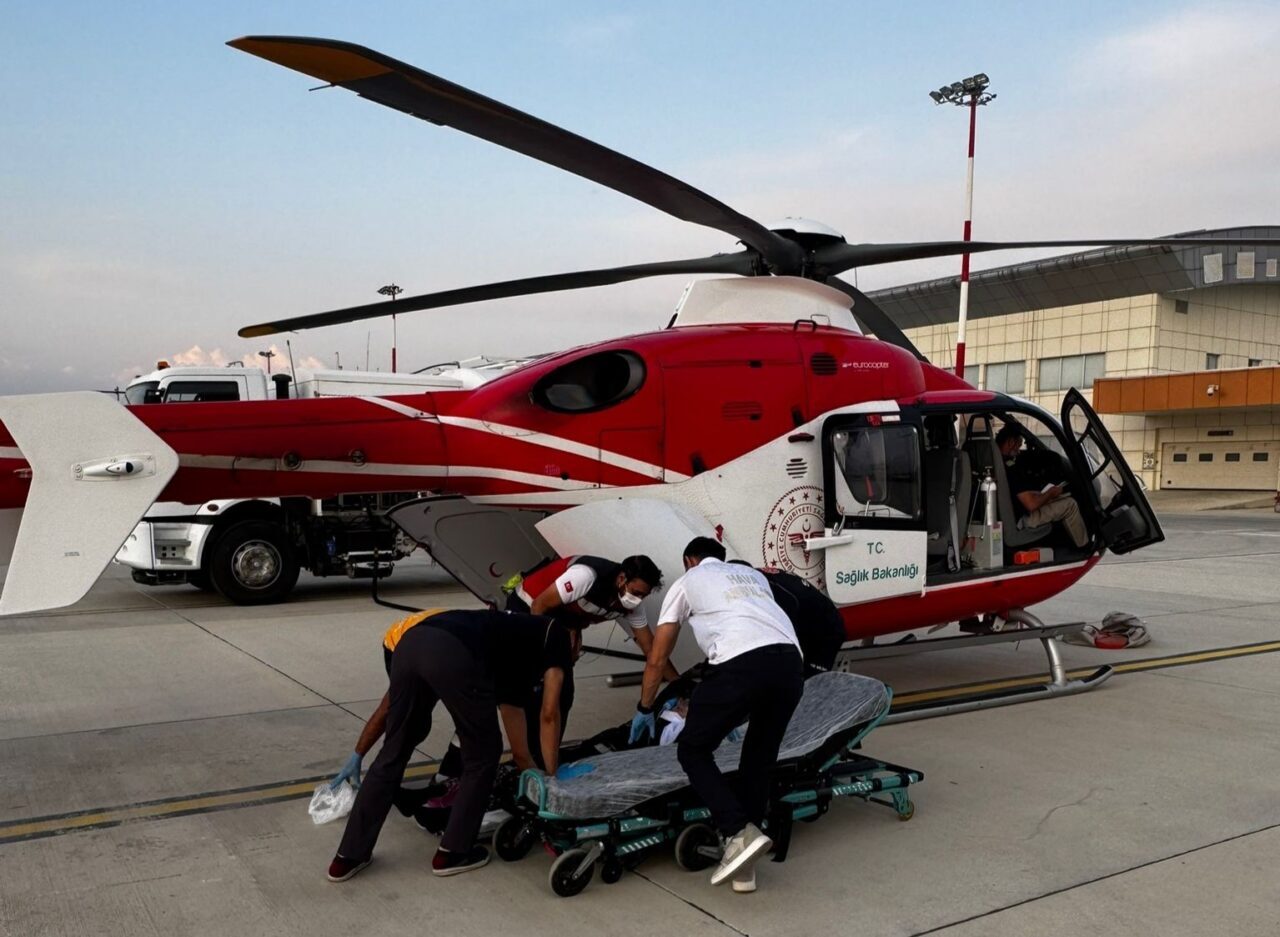 Van’ın Bahçesaray ilçesinde akciğer hastası şahıs, ambulans helikopter ile Van’a