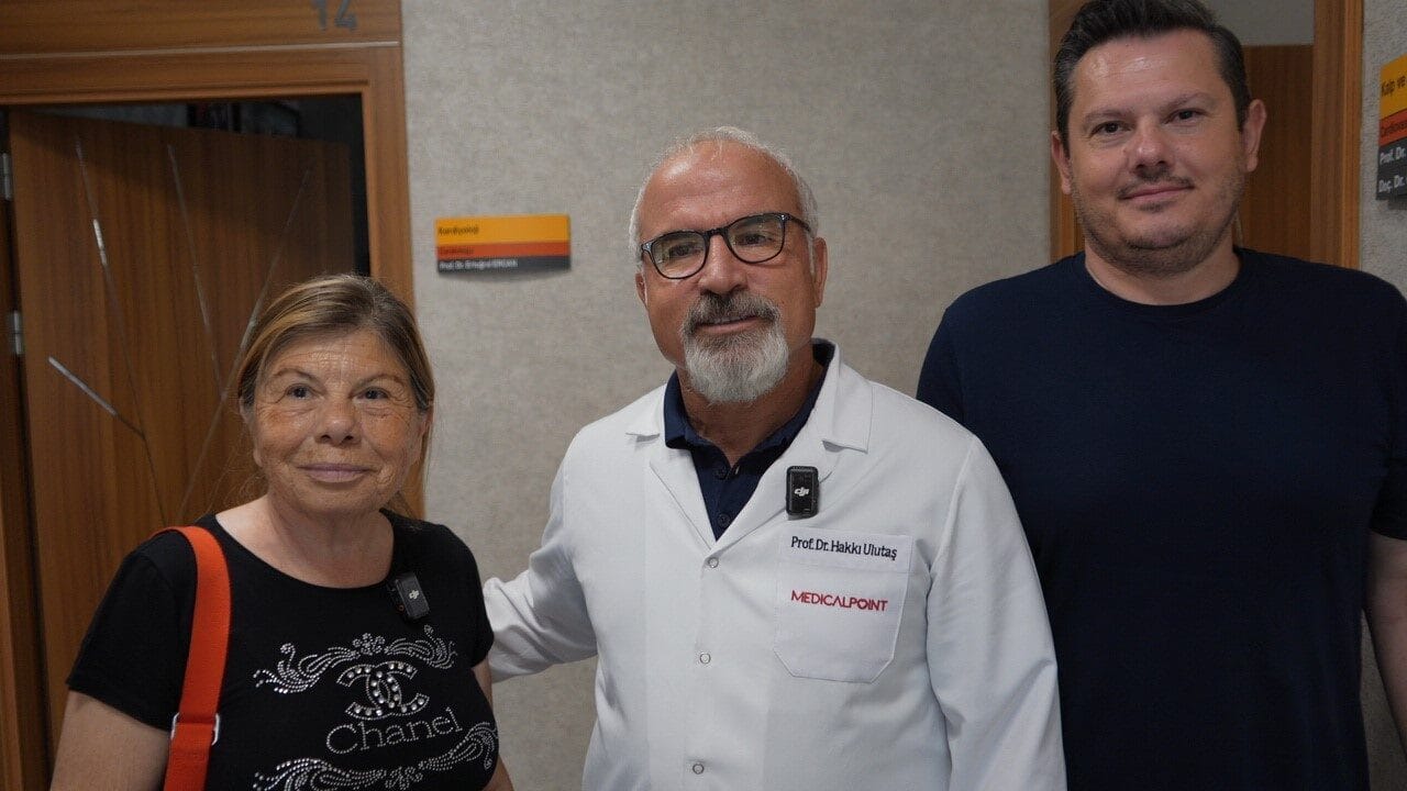 İzmir Ekonomi Üniversitesi (İEÜ) Medical Point Hastanesi, İzmir bölgesinde bir