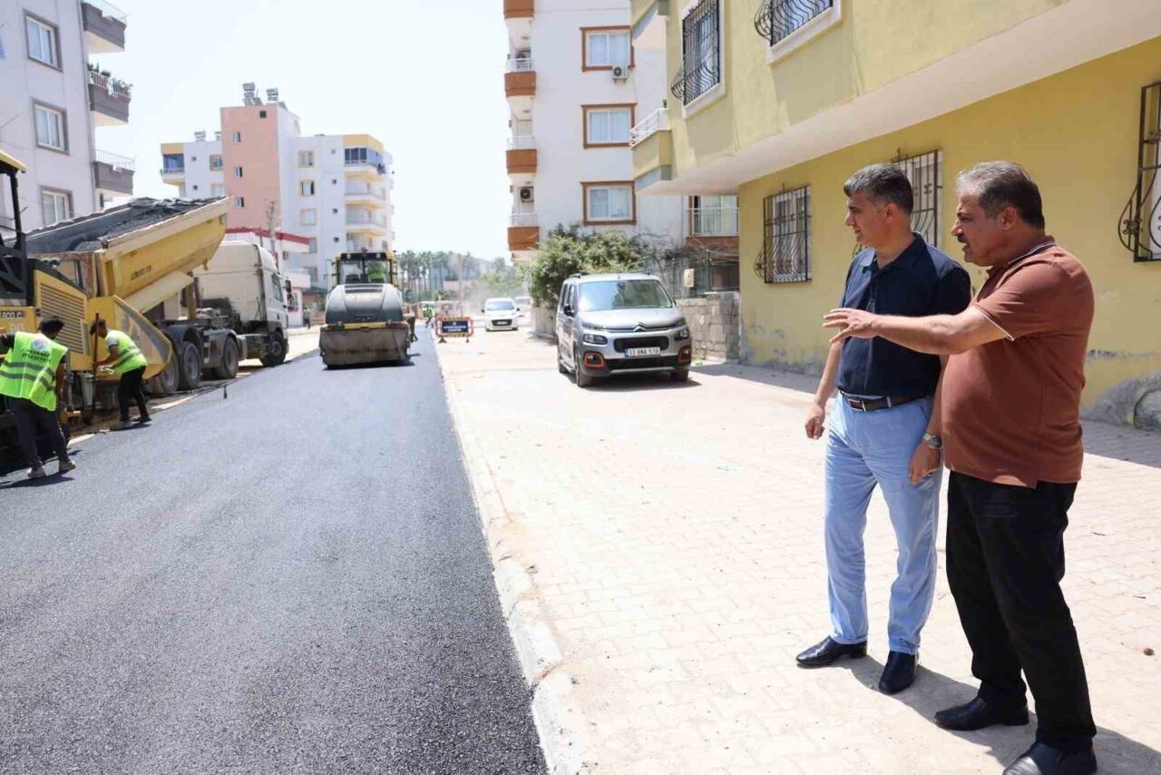 Mersin’in merkez ilçesi Akdeniz’de, ihtiyaç duyulan mahalle ve sokaklarda sıcak