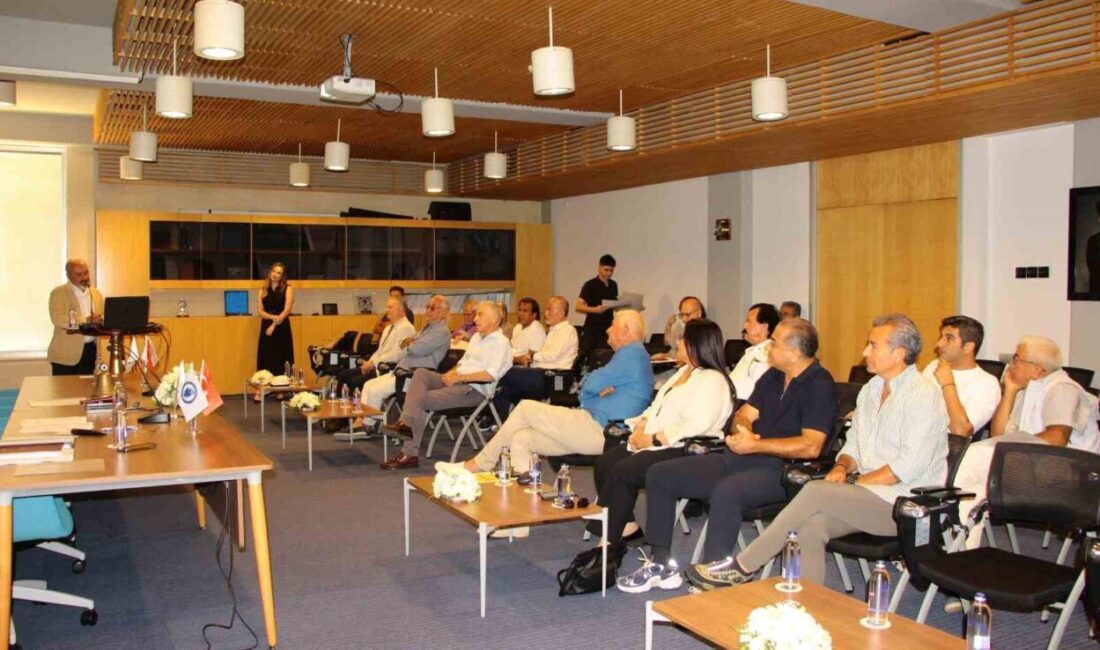Mersin Deniz Ticaret Odası’nda (MDTO) düzenlenen toplantıda, ’Türk Limanlarının Akıllı,