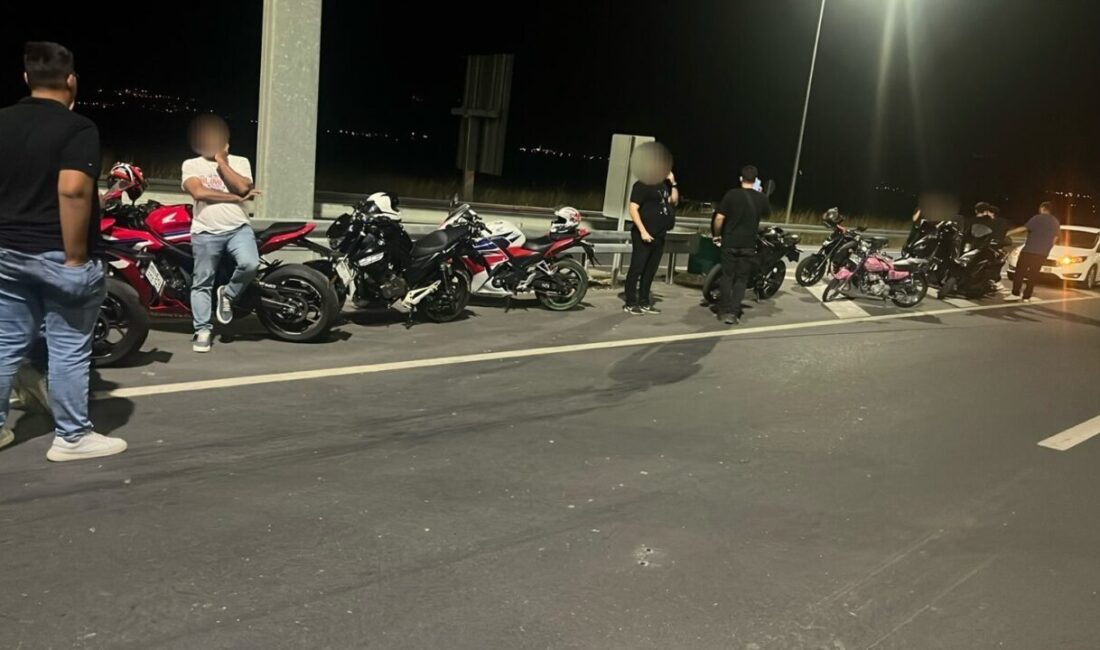 Aydın’ın Yenipazar ilçesinde motosikletler ile akrobatik hareketler yaparak trafiği tehlikeye