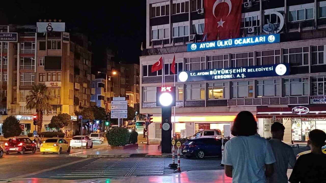 Aydın’ın Efeler ilçesinde akşam saatlerinde termometreler 35 dereceyi gösterirken, serinlemek