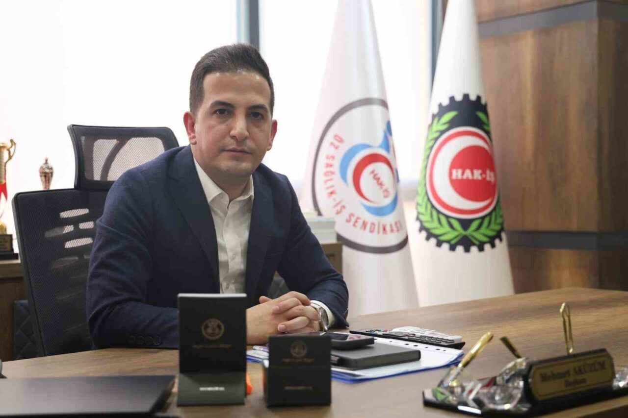 HAK-İŞ Konfederasyonu Diyarbakır İl Başkanı Mehmet Aküzüm, 15 Temmuz’u unutmadıklarını,