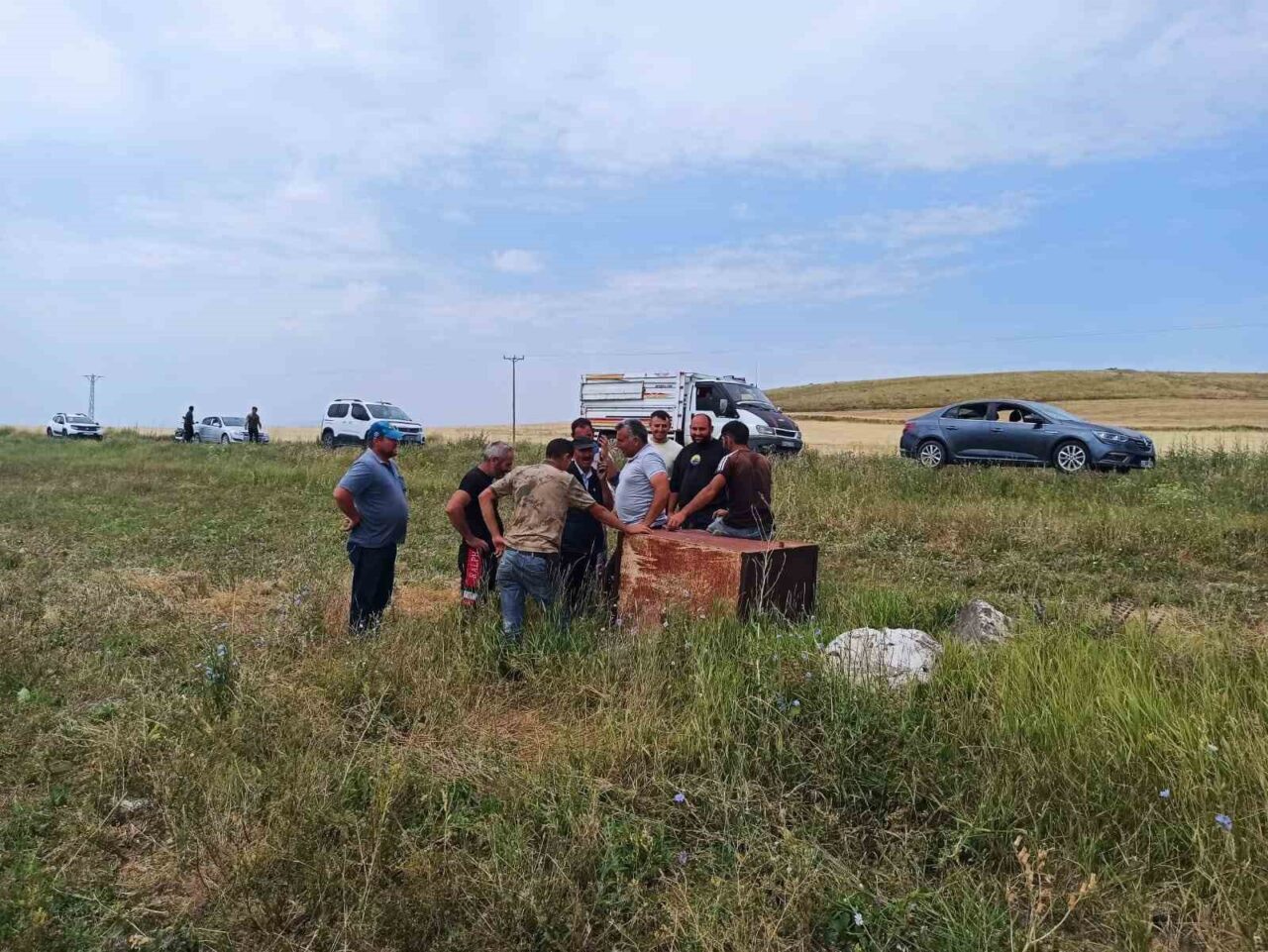 Akyaka’da köylüler, örnek bir dayanışma sergileyerek içme suyu depolarını imece