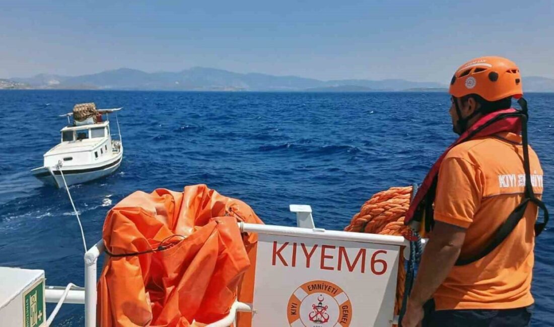 Muğla’nın Bodrum ilçesi Turgutreis açıklarında makine arızası yapan tekne, Kıyı