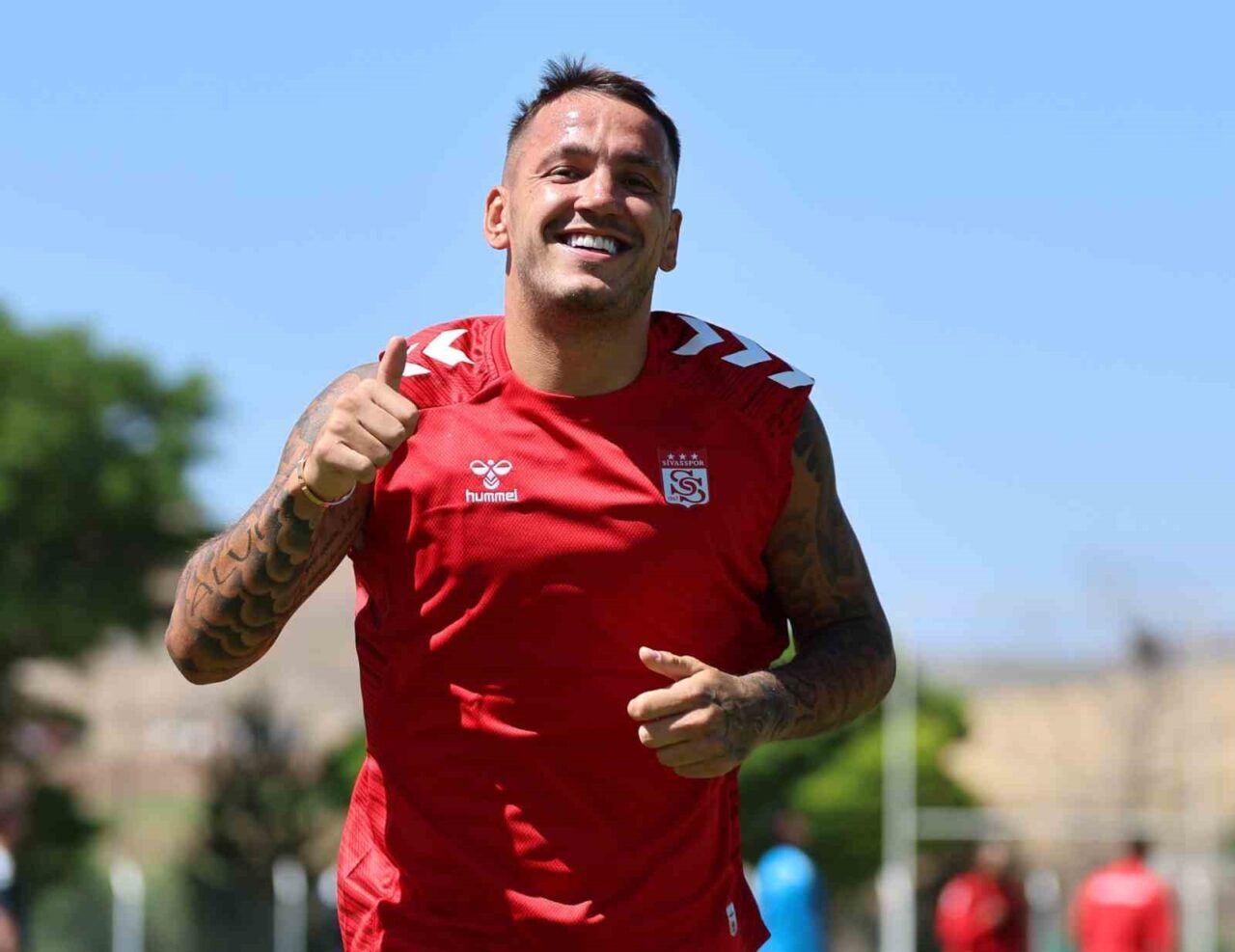 Birleşik Arap Emirlikleri ekibi Al-Sharjah, son olarak Sivasspor forması giyen