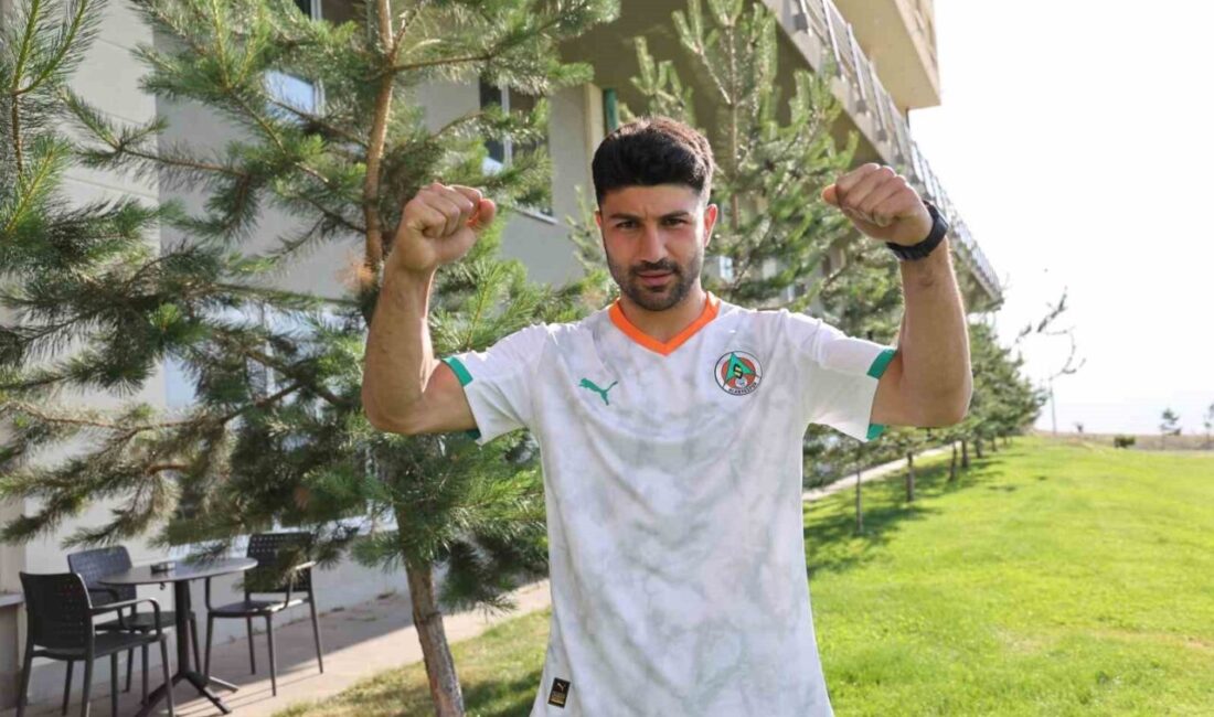 Corendon Alanyaspor, Serie A takımlarından Genoa’a forma giyen forvet oyuncusu