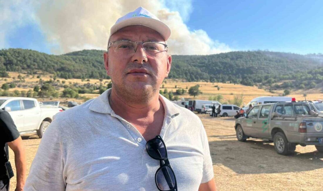 Eskişehir’in Seyitgazi ilçesinde çıkan yangında arazözlere yol açarken alevlerin ortasında