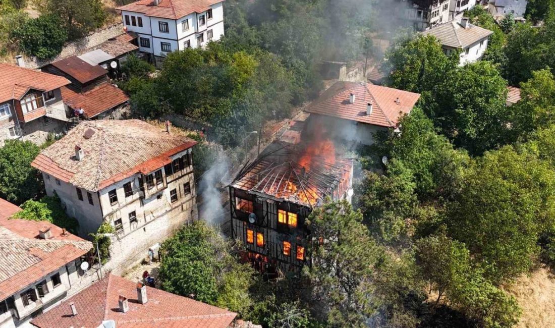 Karabük’ün Safranbolu ilçesinde yaklaşık 150 yıllık tarihi bir konak çıkan