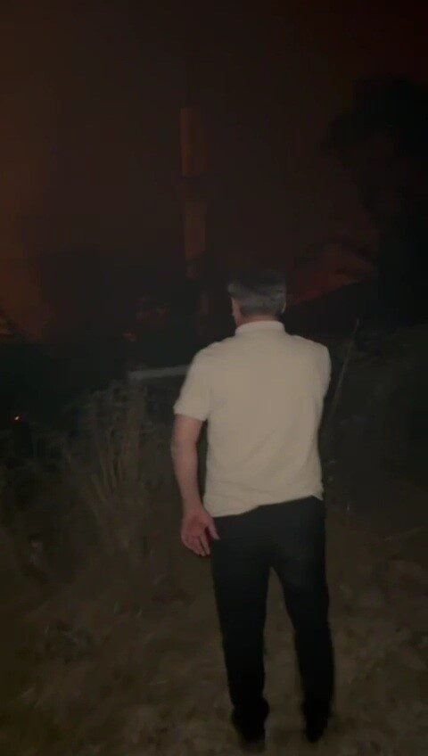 Karabük Belediye Başkanı Özkan Çetinkaya’nın canını hiçe sayarak alevlerin sardığı