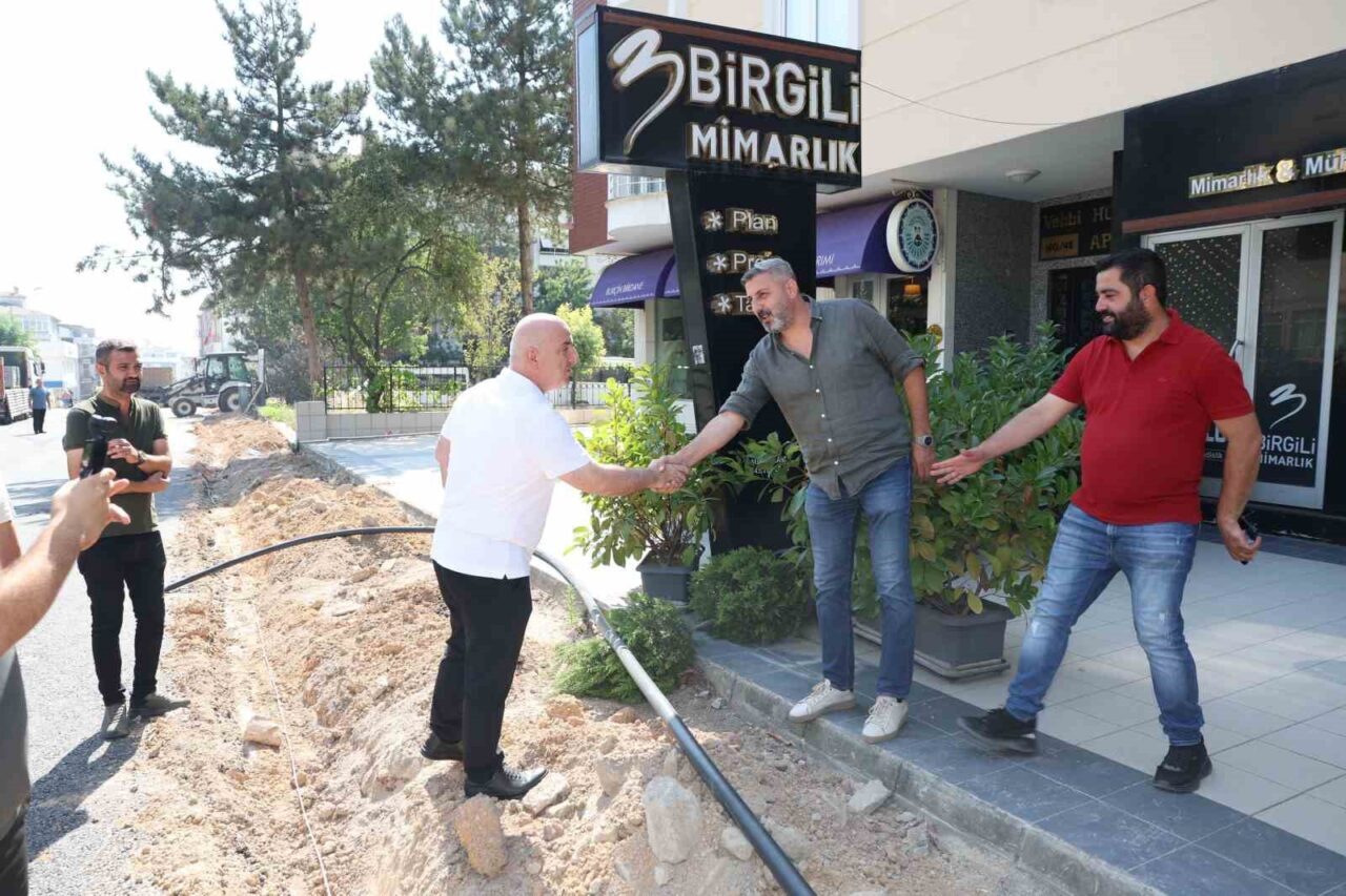 Darıca ilçesindeki Ali Arıcan Caddesi’nde altyapı, üstyapı, peyzaj ve aydınlatma