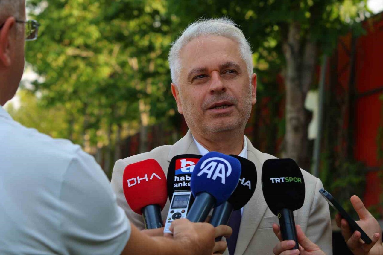 Gençlerbirliği Sportif Direktörü Ali Ekber Düzgün, “Ankara’nın izlerken, çocuğunu alıp