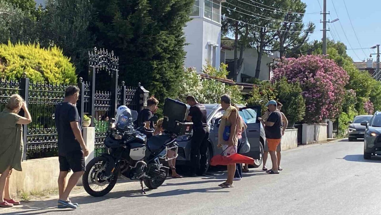 Balıkesir’in Ayvalık ilçesinde; alkollü olduğu iddia edilen bir kadın sürücü,