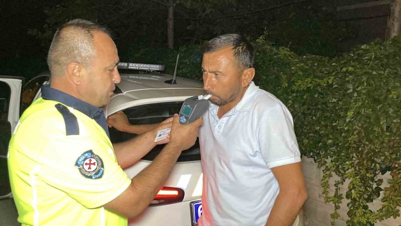 Aksaray’da alkollü olarak direksiyon başında polise yakalanan sürücüye 11 bin