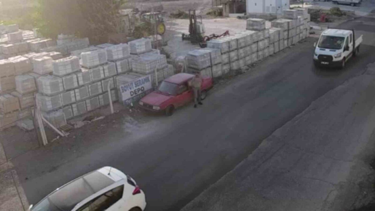 Adana’da, 2 ayrı otomobil hırsızlığına karıştığı tespit edilen şüpheli, polis