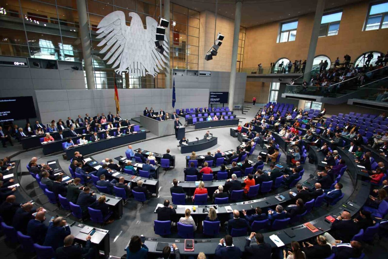 Almanya Başbakanı Friedrich Merz, Rusya-Ukrayna Savaşı’nı çözümüne ilişkin diplomatik yolların