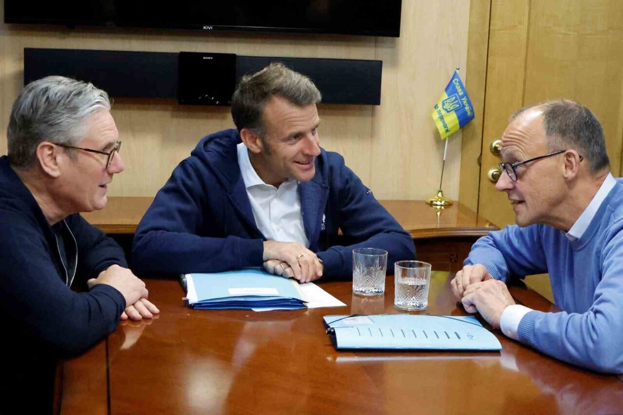 Almanya Başbakanı Friedrich Merz, Fransa Cumhurbaşkanı Emmanuel Macron ve İngiltere