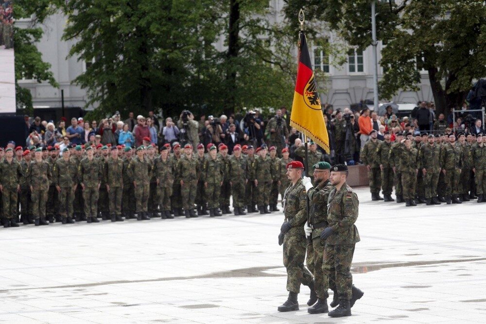Almanya, ordusundaki personel sıkıntısı aşmak için önce gönüllülük esasına sonra