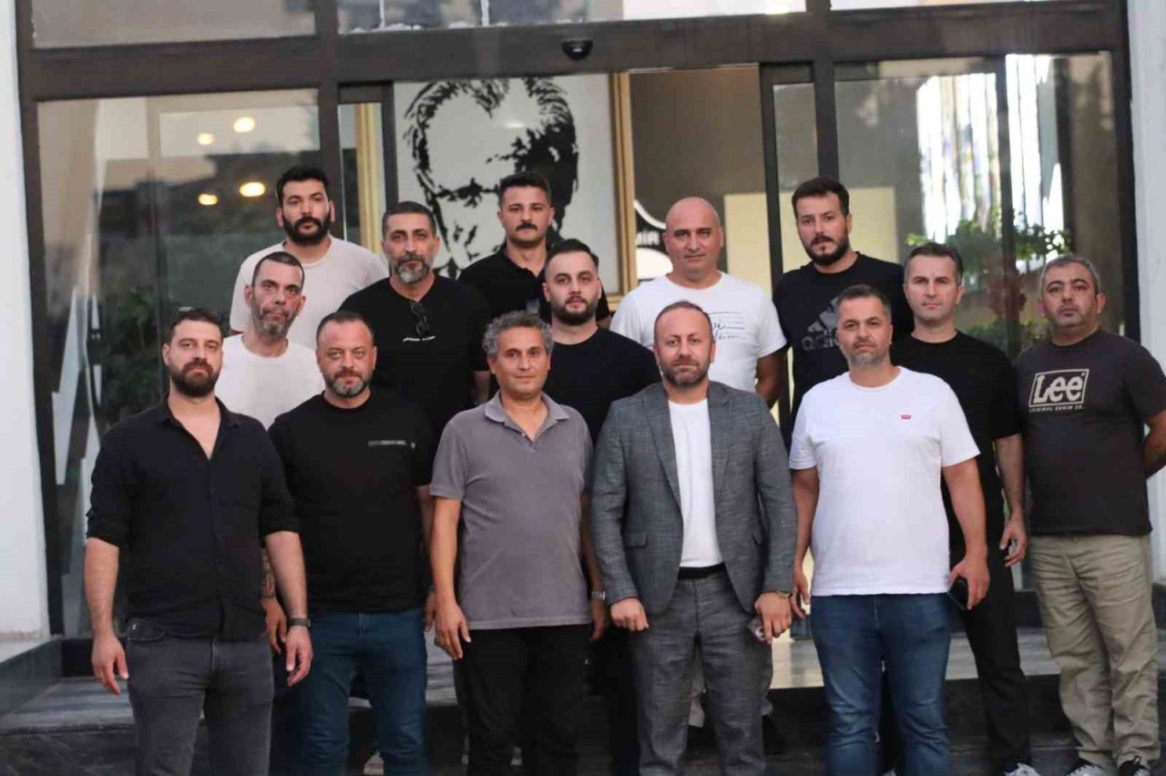 Altay’da genel kurula gidilmesi için imza kampanyası başlatan ve istedikleri