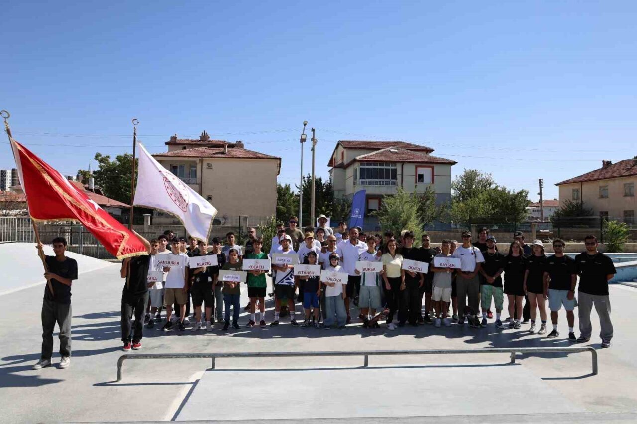 Karaman’da düzenlenen Anadolu Yıldızlar Ligi (ANALİG) Kaykay Türkiye Birinciliği Müsabakaları,