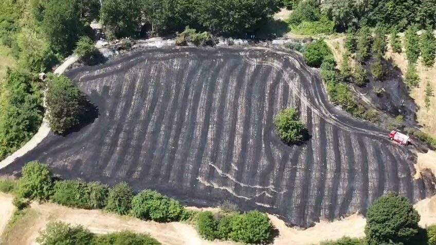 Bursa’nın İnegöl ilçesinde anız yangını köylülerin ve ekiplerin müdahalesiyle kısa