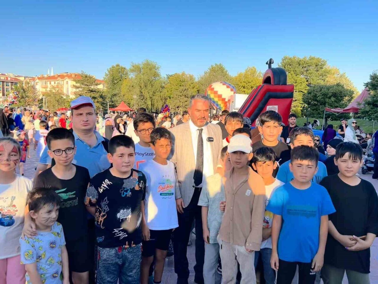 Pursaklar Belediyesi tarafından düzenlenen ‘4’üncü Pursaklar Çocuk Şenliği’ açılış programı