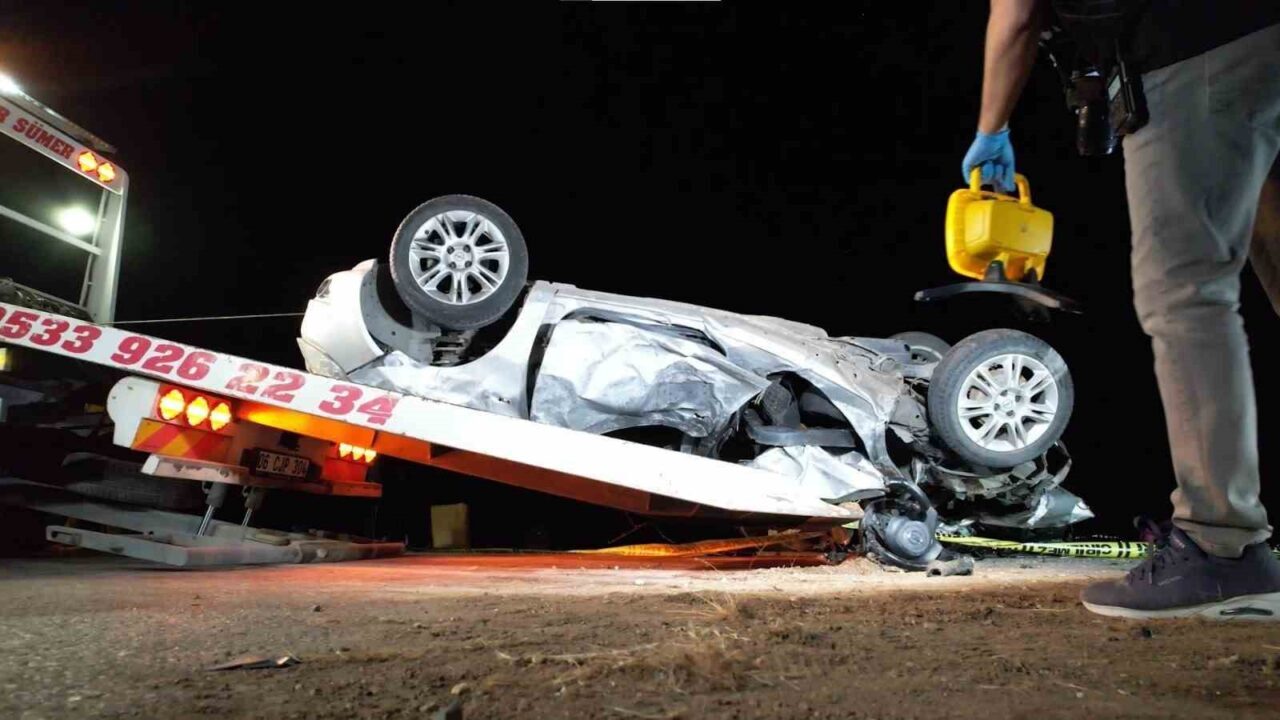 Ankara’da kontrolden çıkan otomobilin, girdiği ters yolda başka bir araçla