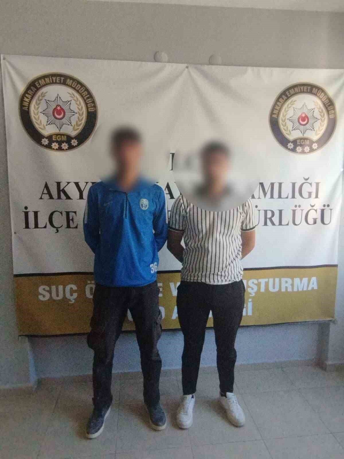 Ankara’nın Akyurt ilçesinde yangın tüpü ile camiye zarar veren iki