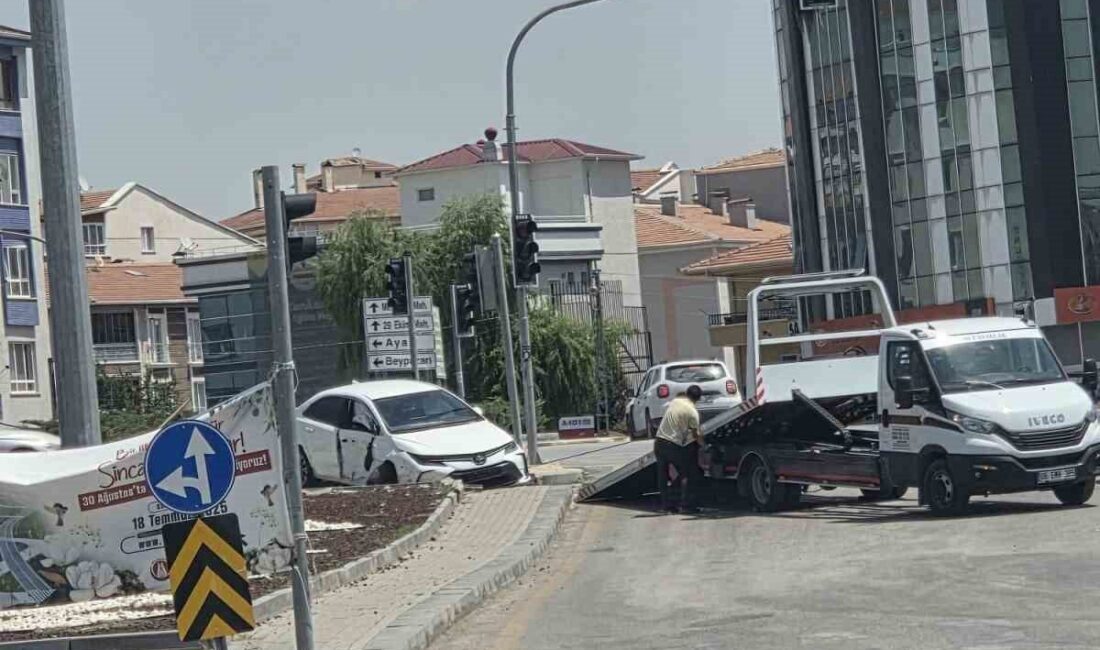 Ankara’nın Sincan ilçesinde meydana gelen kazada 3 kişi yaralandı. Kaza,