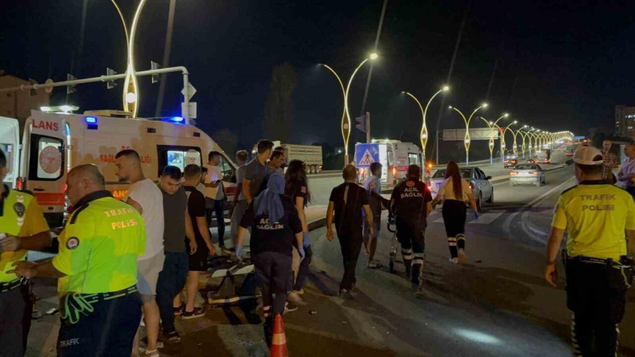 Ankara’nın Polatlı ilçesinde ters yöne giren otomobil kırmızı ışıkta bekleyen