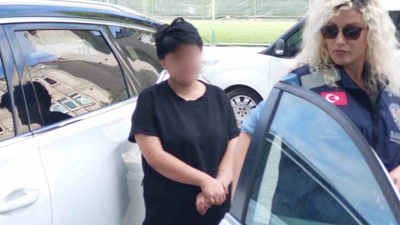 Samsun’da erkek arkadaşından ayrılmasını isteyen annesini bıçaklayarak ağır yaralayan genç