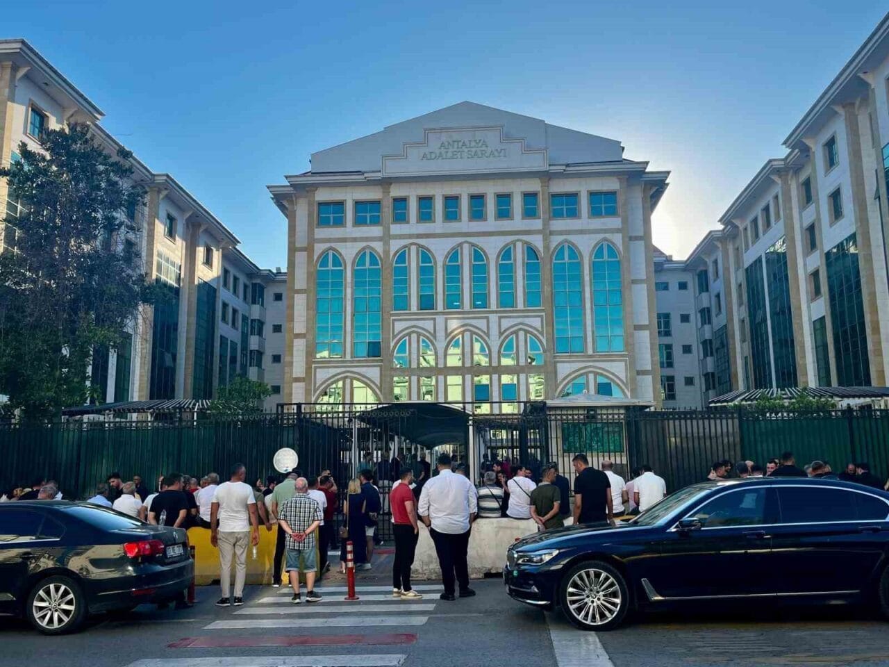 Antalya Cumhuriyet Başsavcılığının “rüşvet” soruşturması kapsamında gözaltına alınan Antalya Büyükşehir