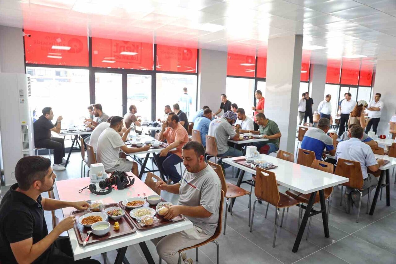 Antalya Büyükşehir Belediyesi’nin, ekonomik zorluklarla mücadele eden vatandaşlara destek olmak