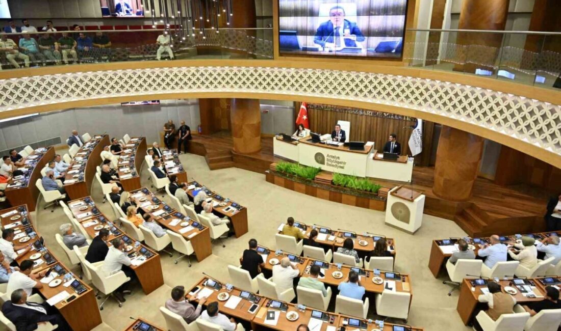 Rüşvet soruşturması çerçevesinde tutuklanan Antalya Büyükşehir Belediye Başkanı Muhittin Böcek’in