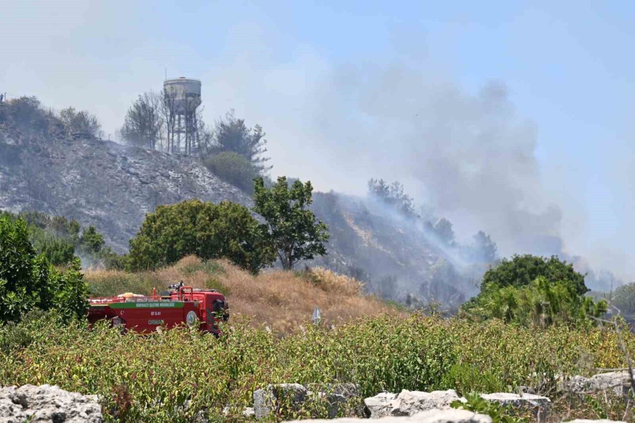Antalya’nın Aksu, Manavgat, Muratpaşa ve Gazipaşa ilçelerinde çıkan orman yangınlarına