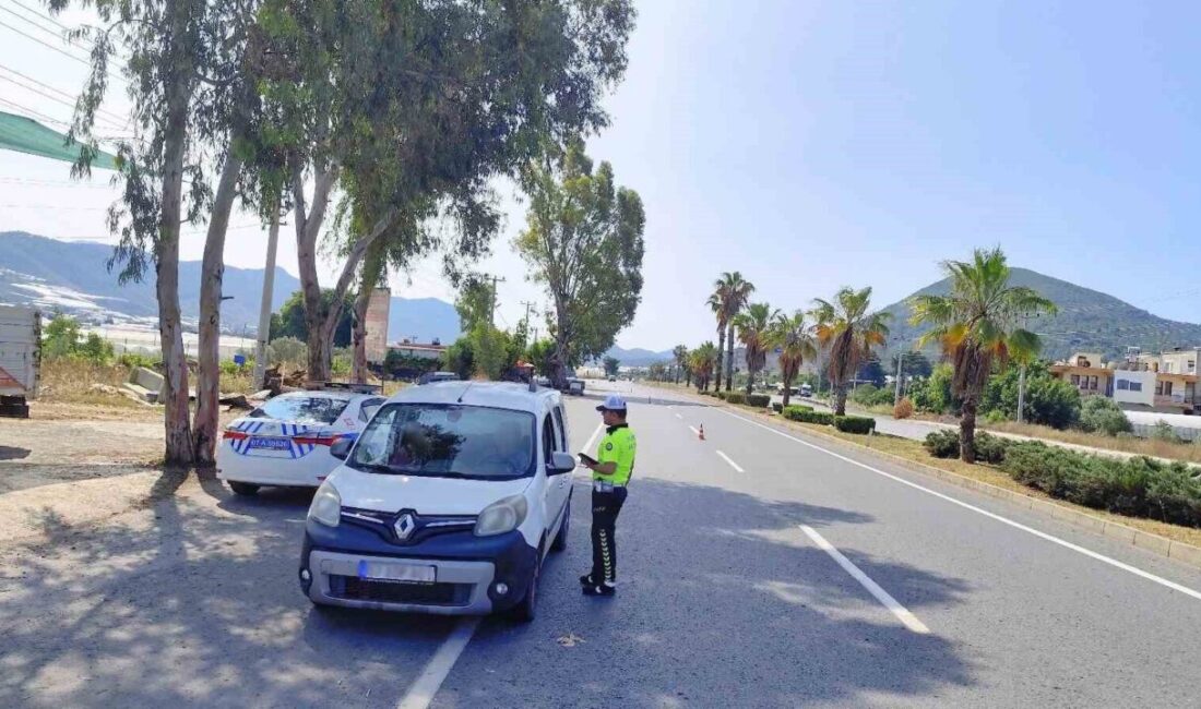 Antalya’da trafik düzeni ve güvenliği için yapılan yoğun denetimlerde, helikopter